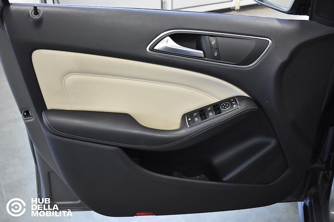 MERCEDES-BENZ B 180 CDI Executive